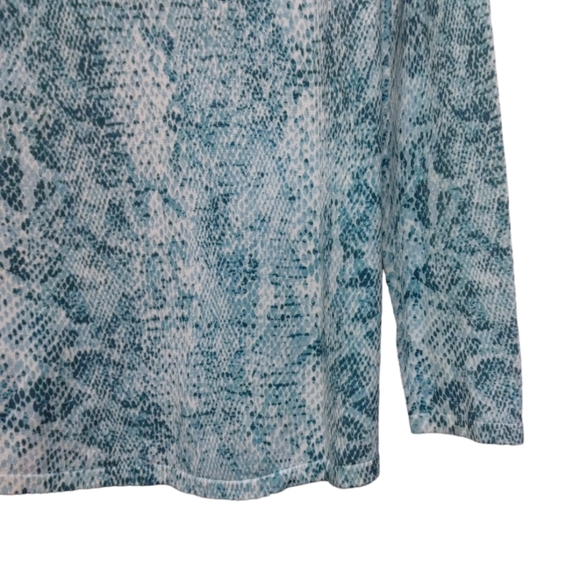 Chico's Blue Reptile Snake Print Bateau Neck Light Sweater Women's Size Large L - Picture 10 of 13